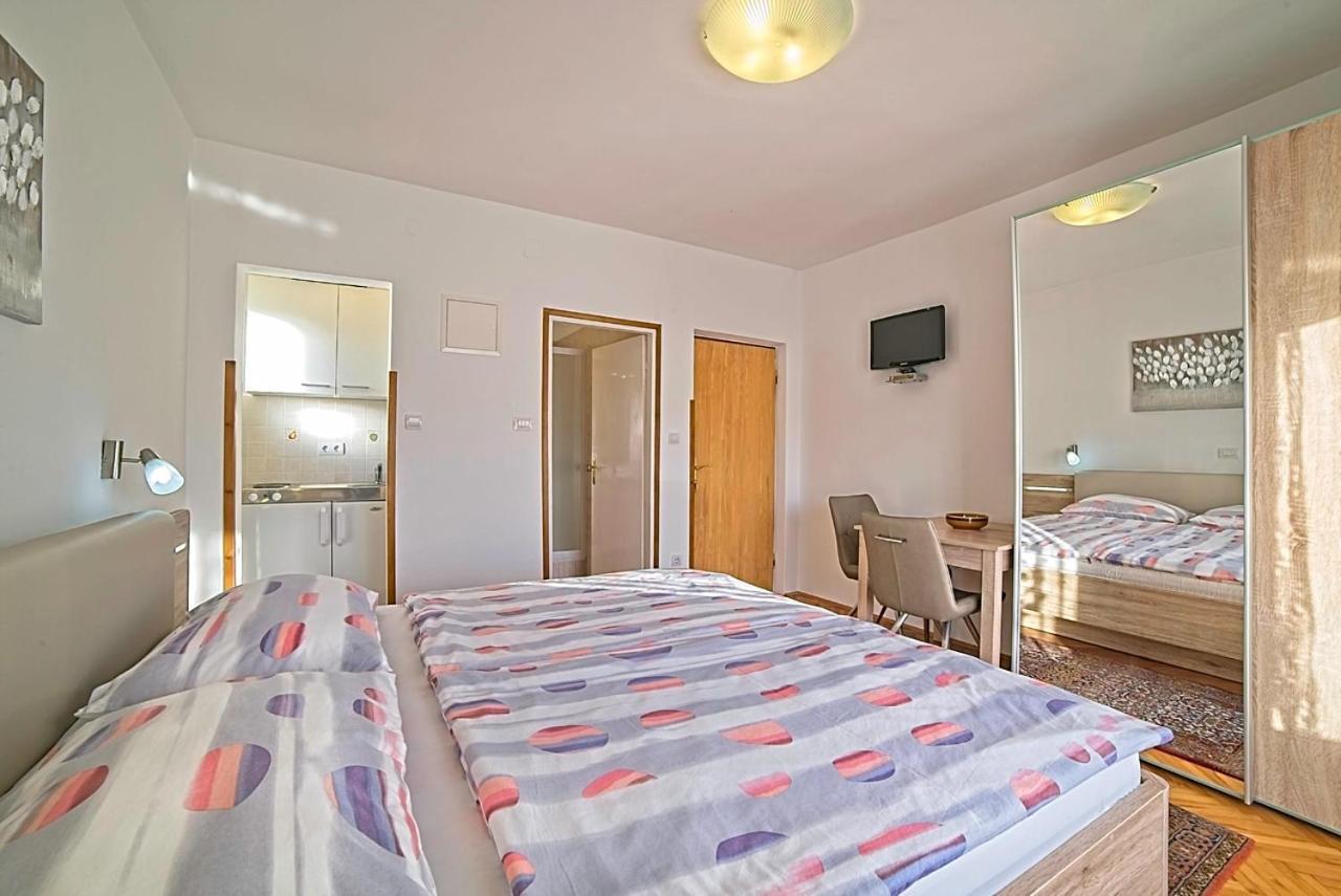 Studio Apartments Peric Rab Kampor Exterior foto