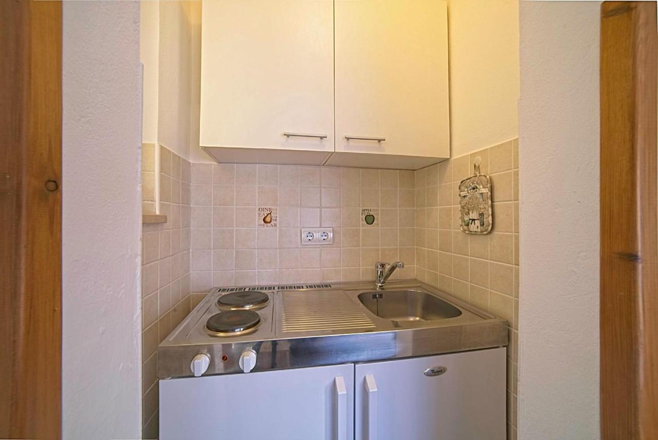 Studio Apartments Peric Rab Kampor Exterior foto