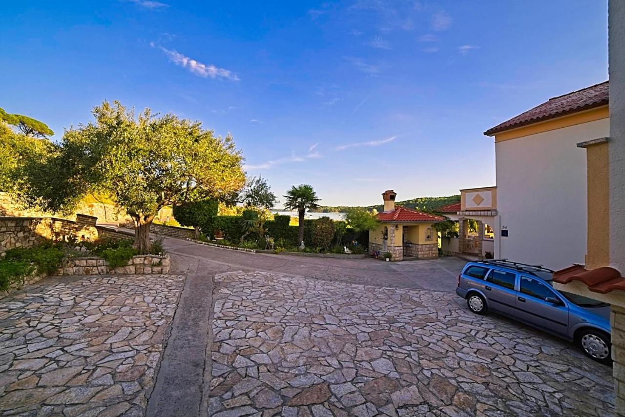 Studio Apartments Peric Rab Kampor Exterior foto